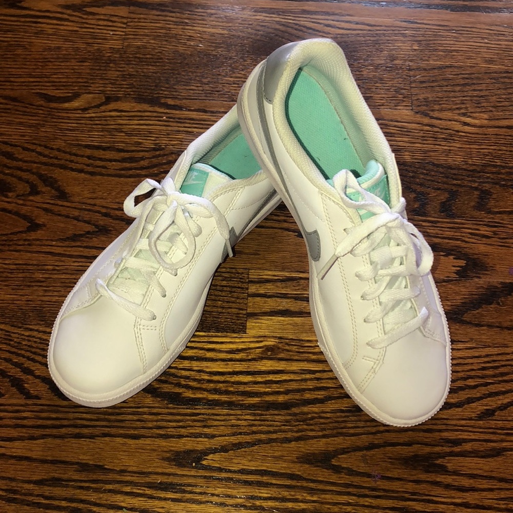 White and grey Nike Court Majestics